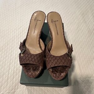 Lisa for Donald J Pliner Wonnda Brown Wedge